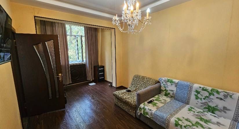 Чиланзар 3 кв Торговый Центр 2 комн квартира