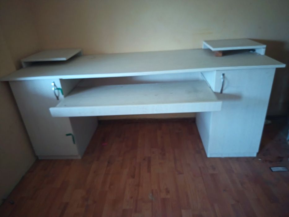 Masa pentru Studio Înregistrari