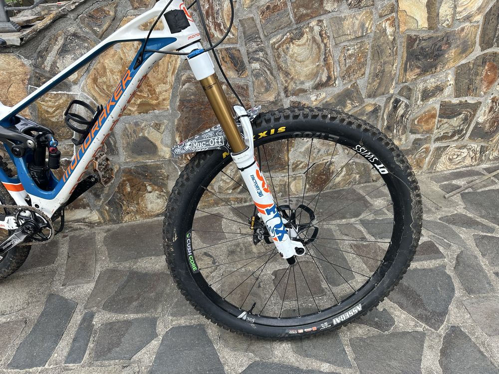 Vand mondraker superfoxy r 2021