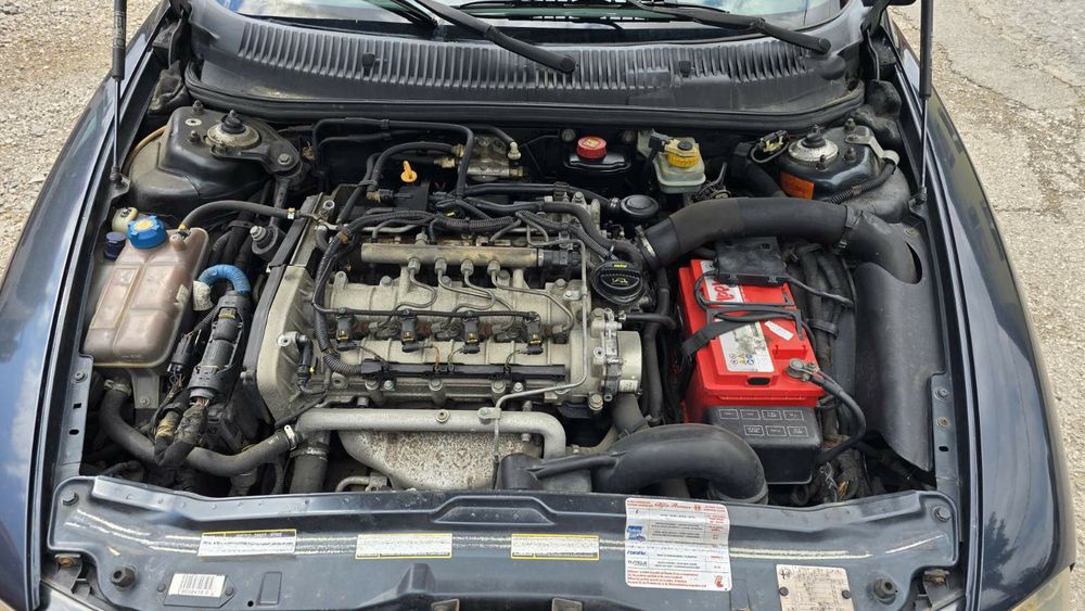 Продавам Алфа ромео 156sw цяла за части или на части