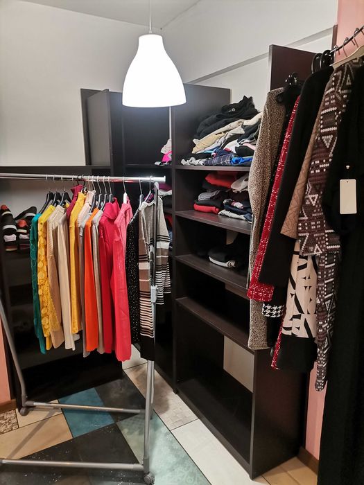 Продавам чисто нови шкафове.скринове за МАГАЗИН. СПЕШНО