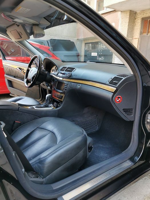Mercedes-Benz E350 w211