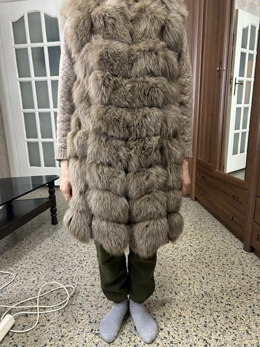 Жилетка коричневого цвета