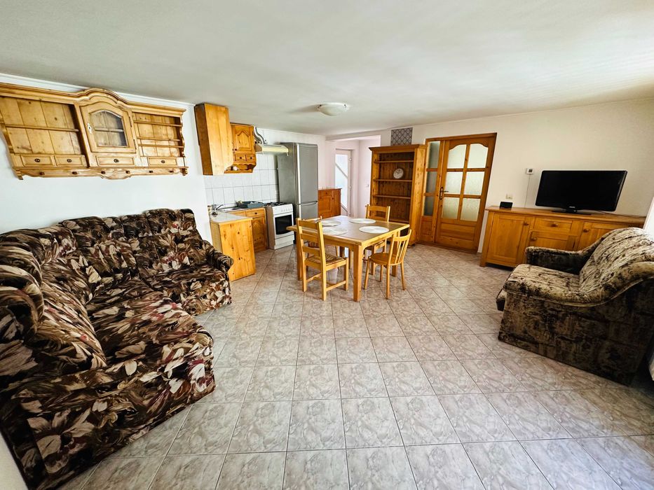 Inchiriez in Sebes- central-apart. 2 camere +living/bucatarie 6/5m