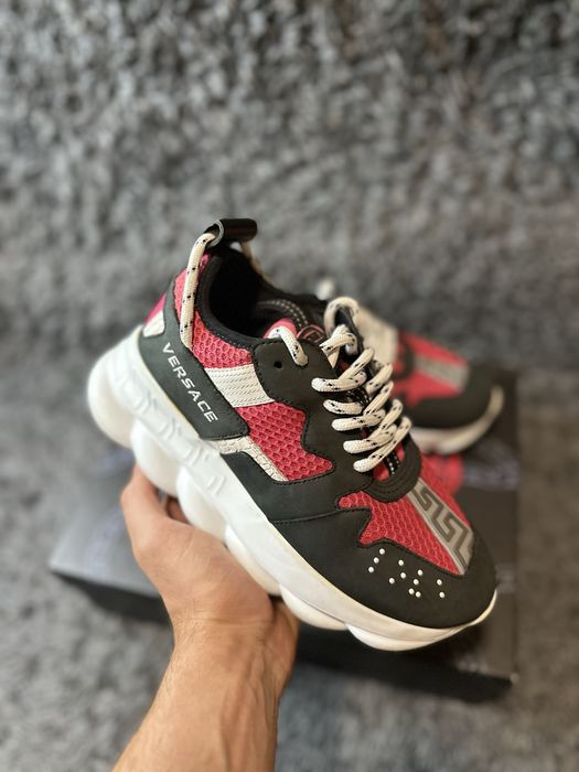 Versace chain reaction