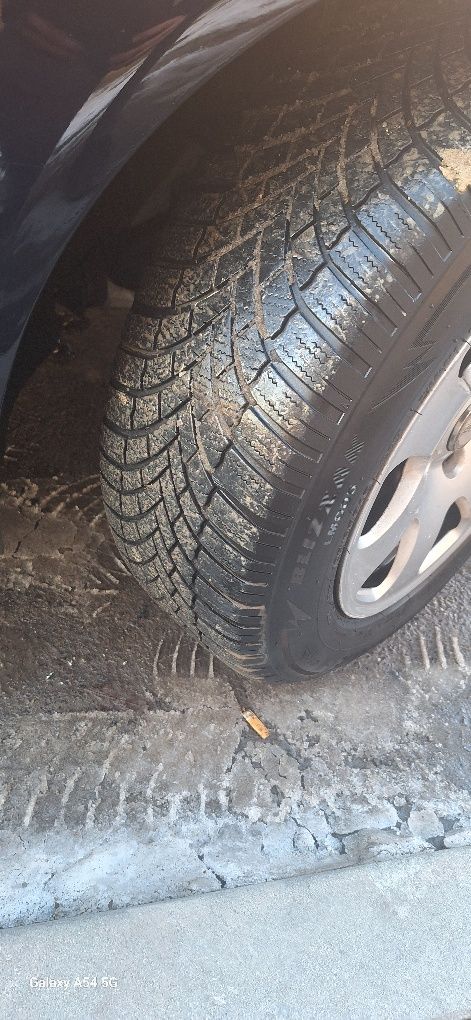4 броя зимни гуми Bridgestone 195/65/15