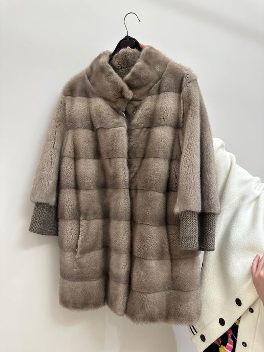 Продаётся норковая шуба