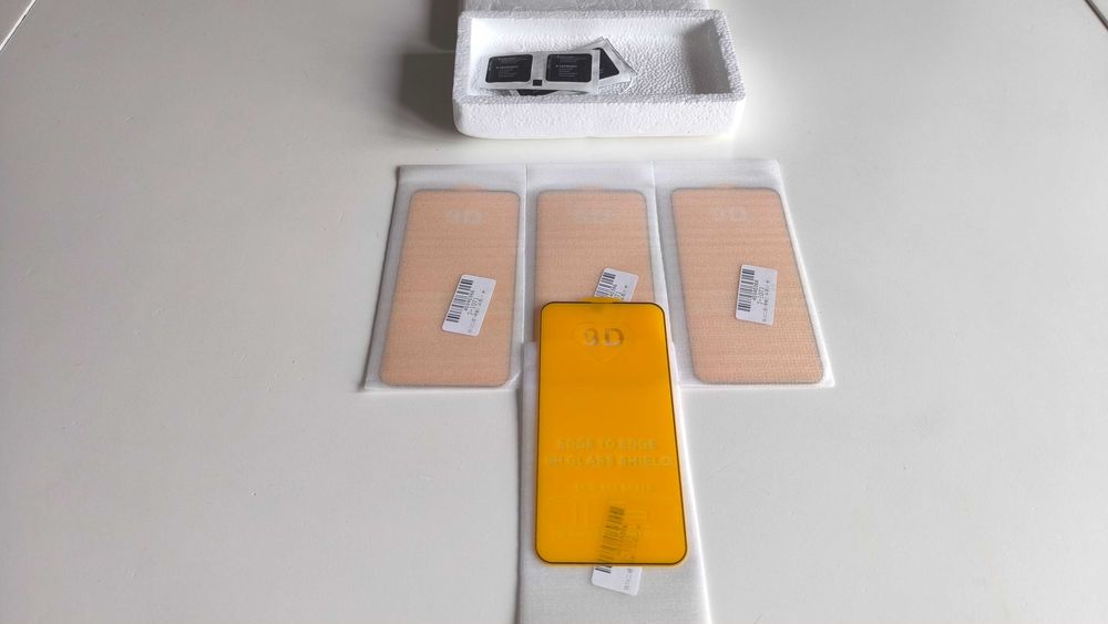 Стъклен протектор за iPhone 13 9D 4броя чисто нови