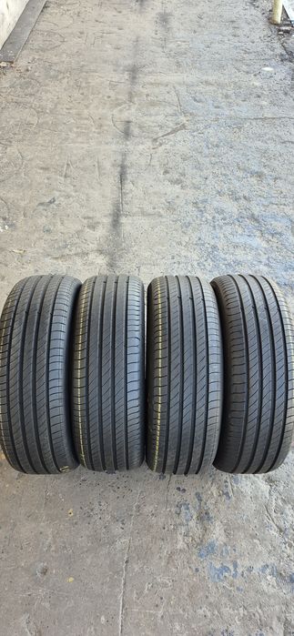 4 anvelope vara Michelin 205/55/19,ca si noi.Pretul este pe bucata