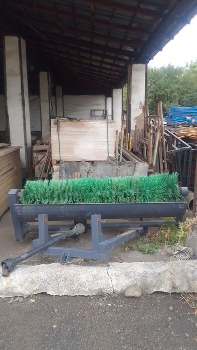 Щетка для чистки снега листья от трактора