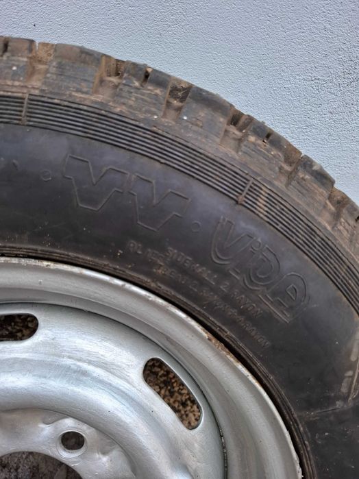 Зимна гума с шпайкове с джанта Vida