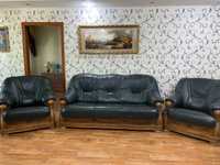 Кожаный диван с креслами