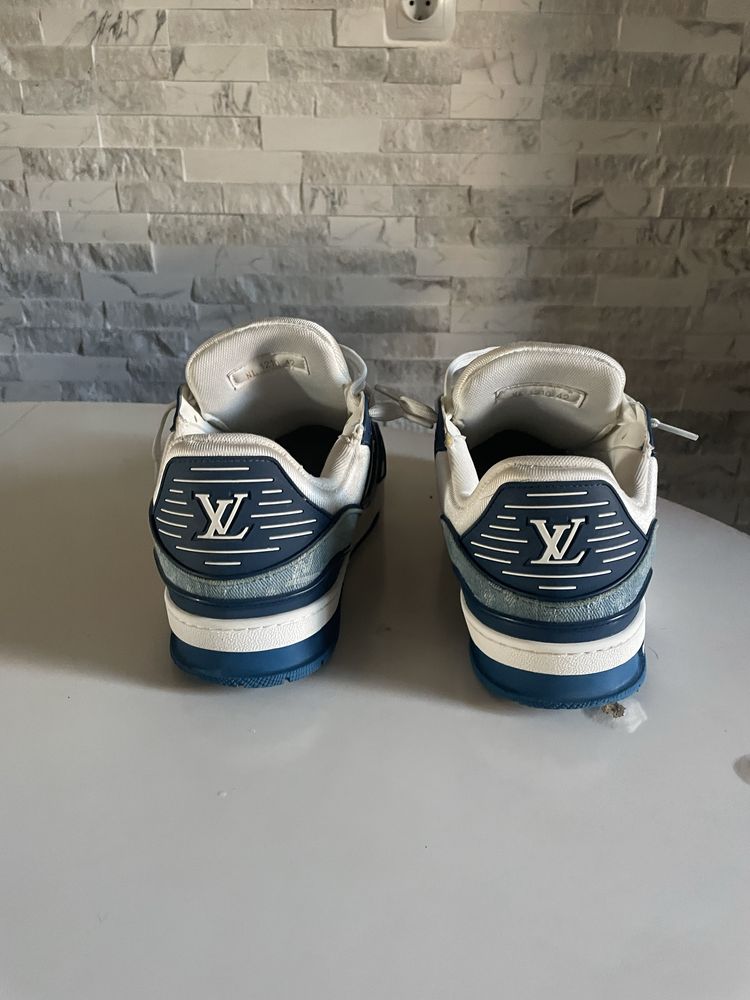 Vând LV Trainer albastrii