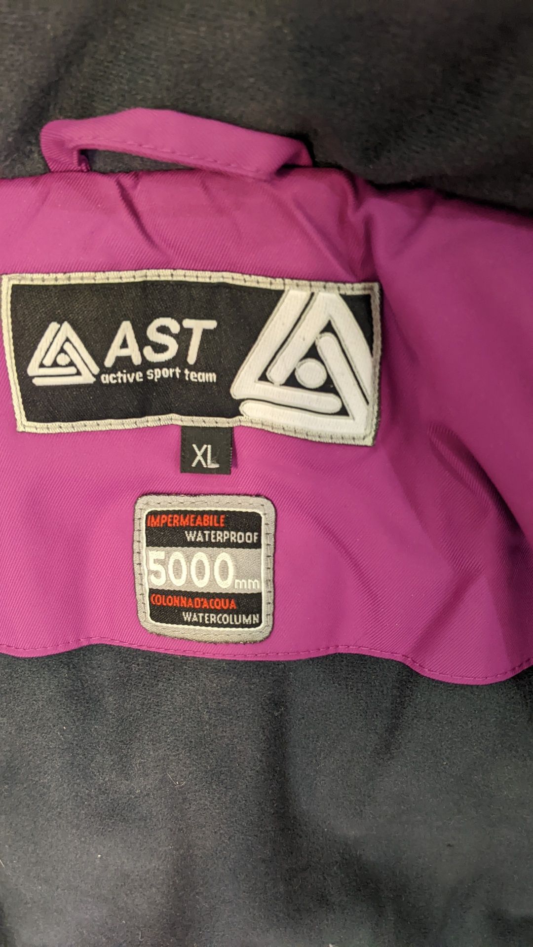 Горолыжная женская куртка AST