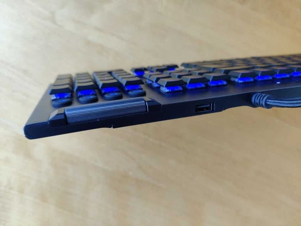 Геймърска механична клавиатура Logitech G815