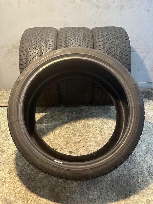 Гуми 275/35/22 PIRELLI Scorpion Winter