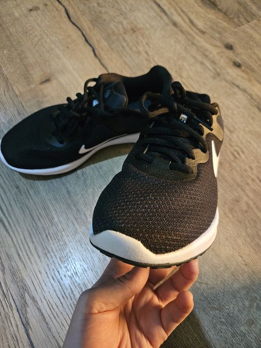 Кросовка 38раз Nike 35$