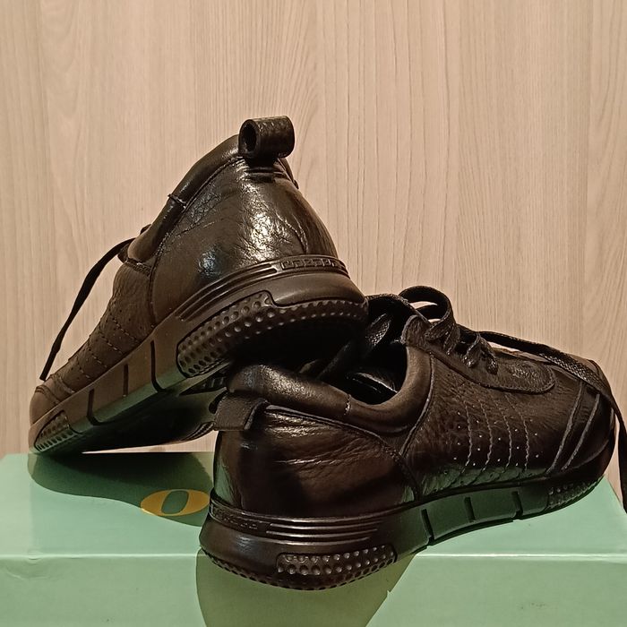 Экко кросовки мужские