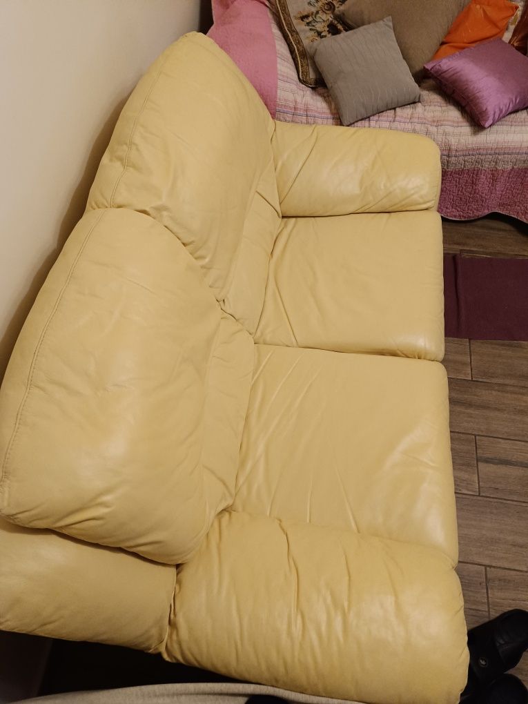 Canapea fixa de 2 locuri