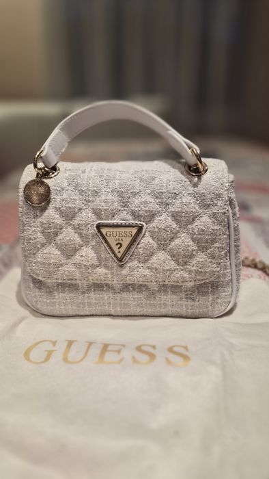 Чанта Guess бяла