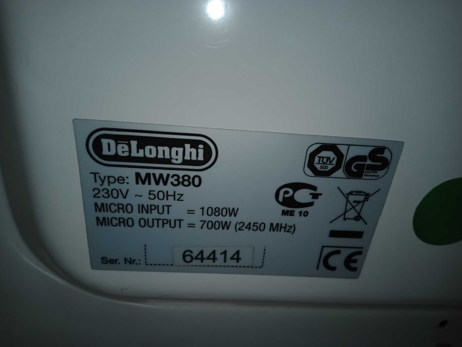 Cuptor cu microunde DeLonghi