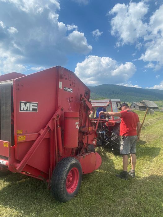 Balotieră dreptuchiularà FAHR HD 20 și rotund Massey Ferguson