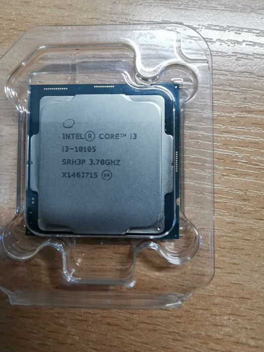 Продавам Core i3-10105 Processor 6M Cache, up to 4.40 GHz LGA1200