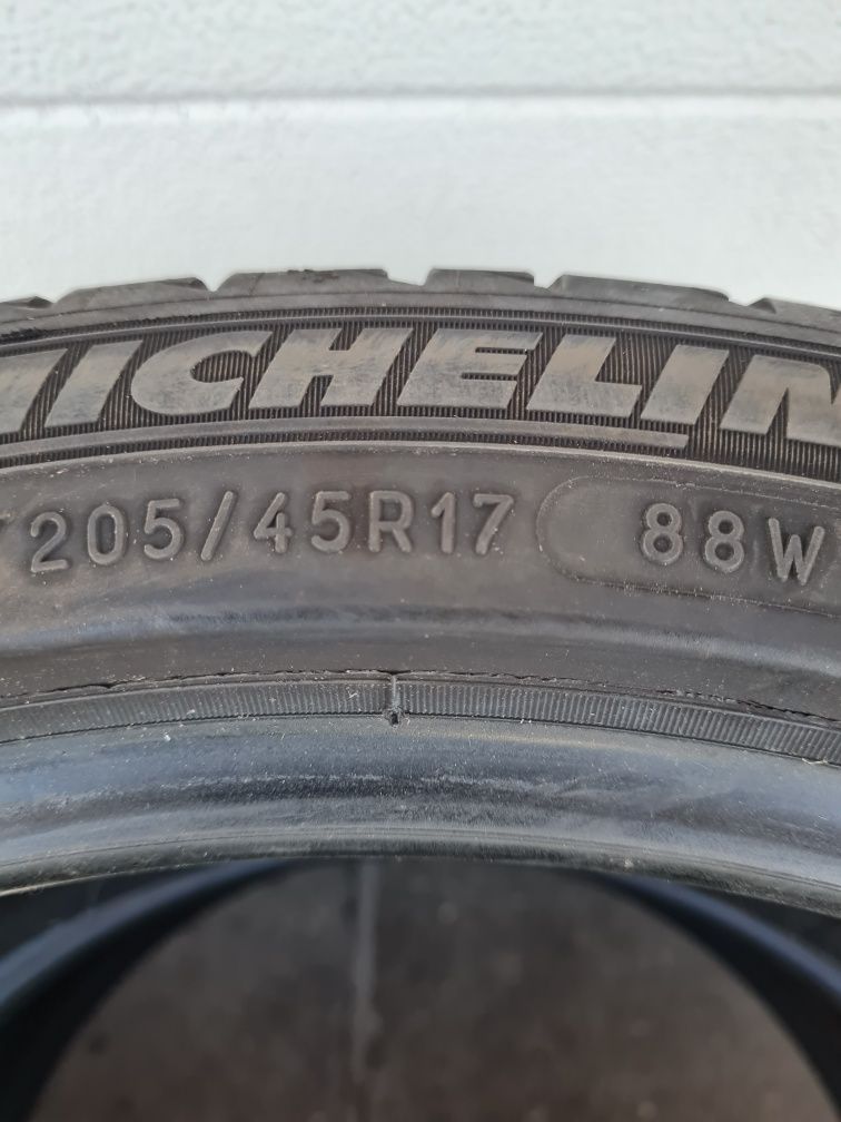 Летни гуми 2 броя MICHELIN Primacy3 205 45 R17 дот 3619