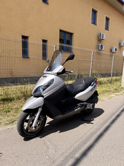 Piaggio X7 125 Cat B