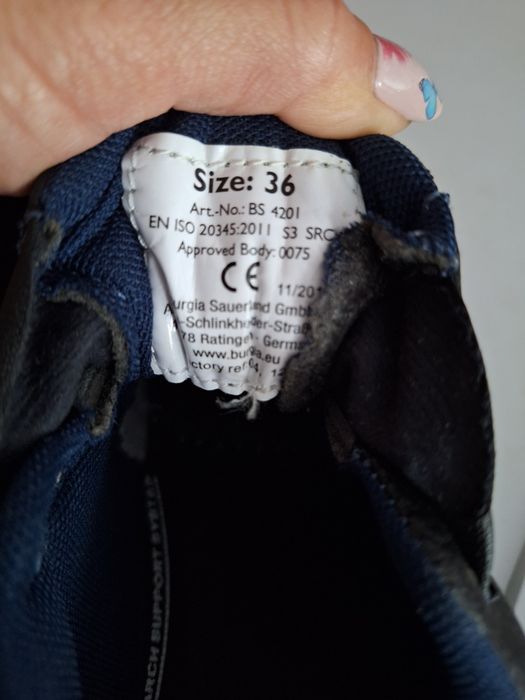 Bocanci cu fier în bot