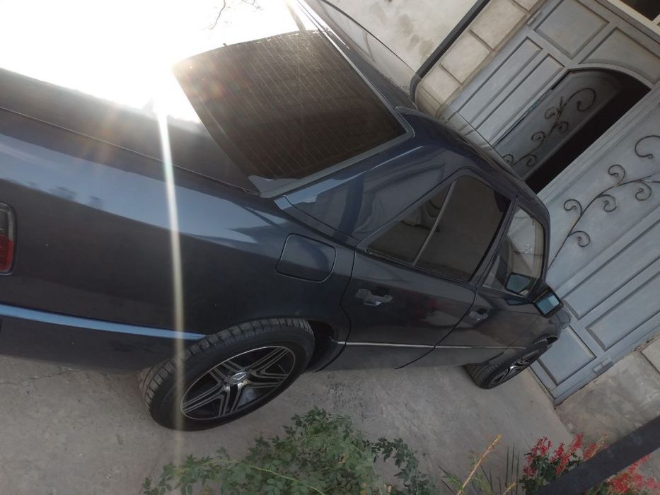 Mercedes w 124 300 E sotiladi