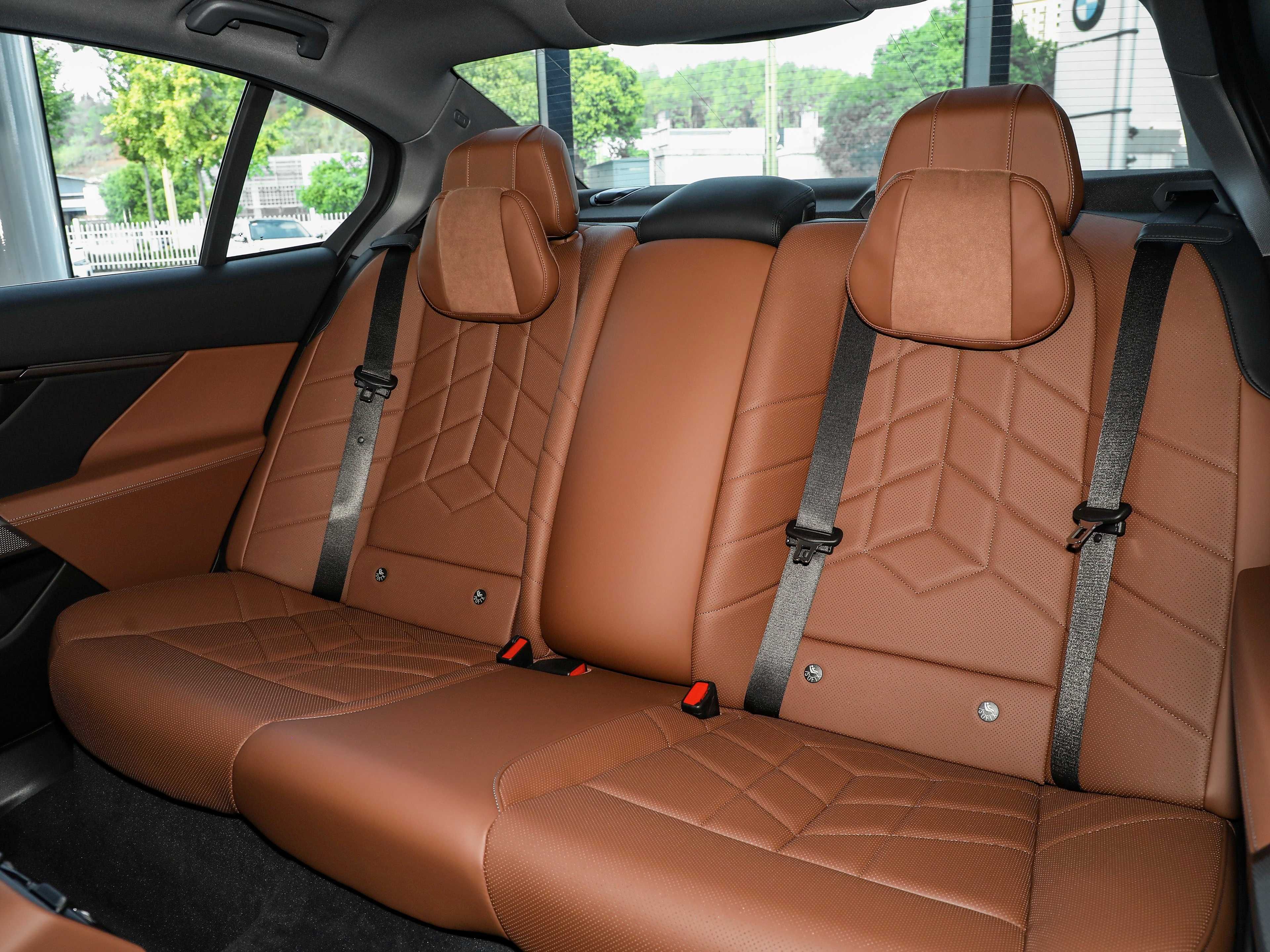 BMW  i5  35L   sotuvda tayyor