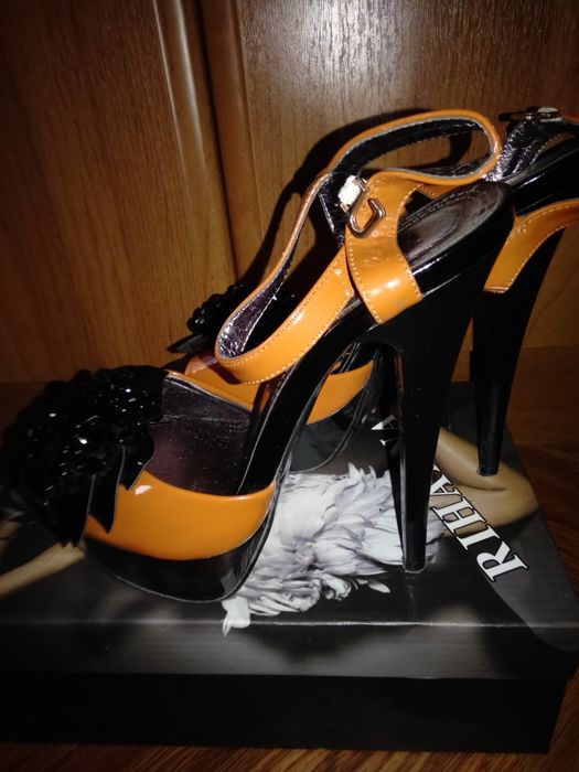 Продам Туфли-Босоножки