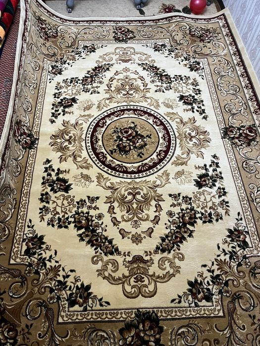 Продается ковер 2,5*3,5