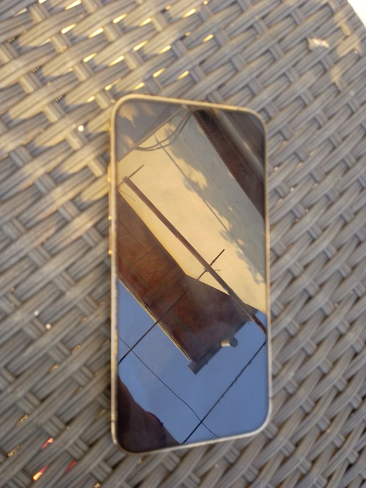 Iphone 13 pro gold