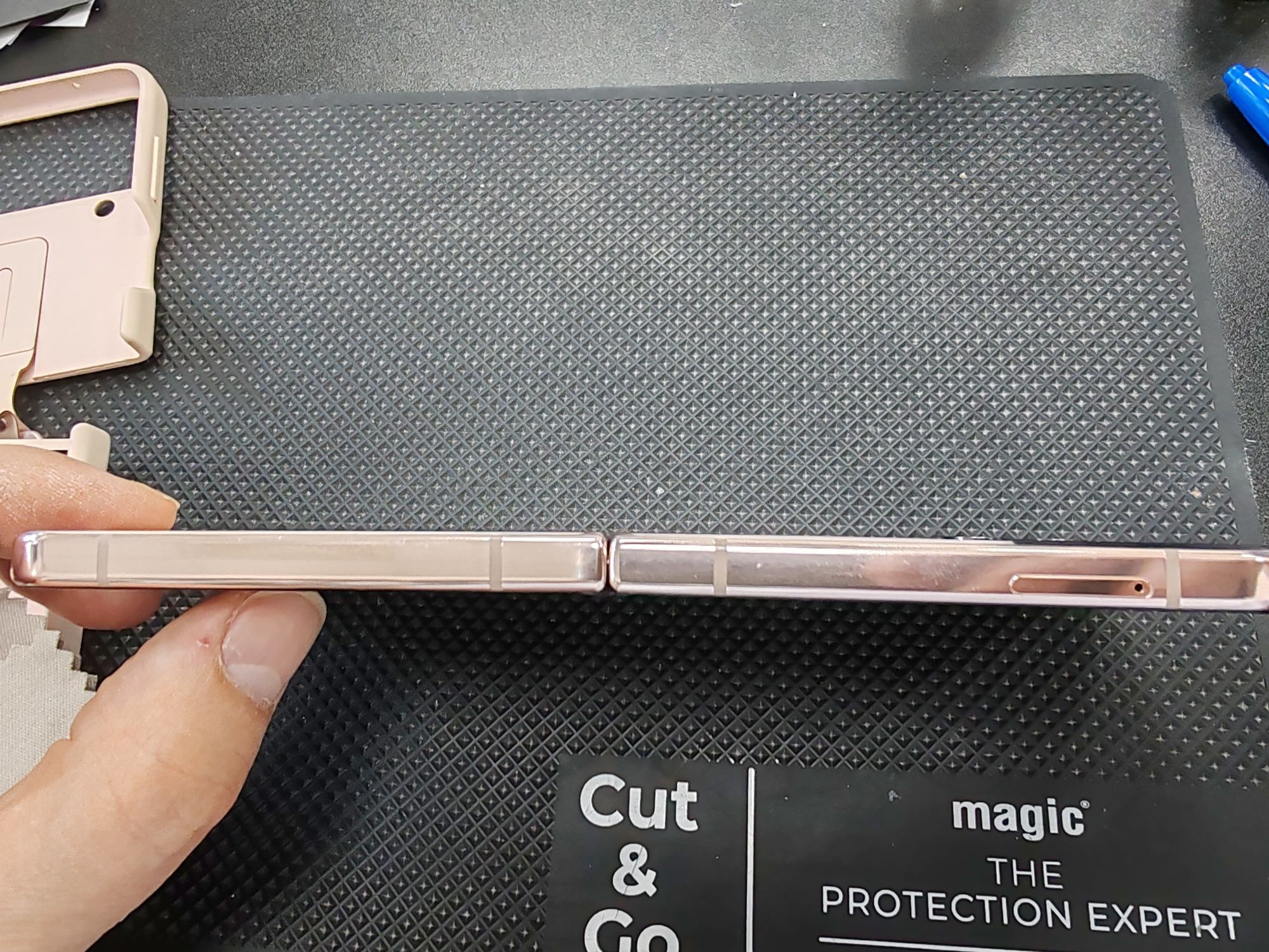 Samsung Z Flip 4 rose gold 256gb Бижу!!!