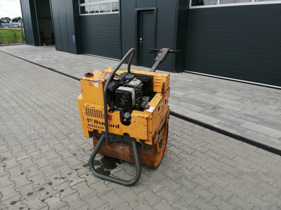 Mini cilindru vibro-compactor Mecalac-Terex MBR71