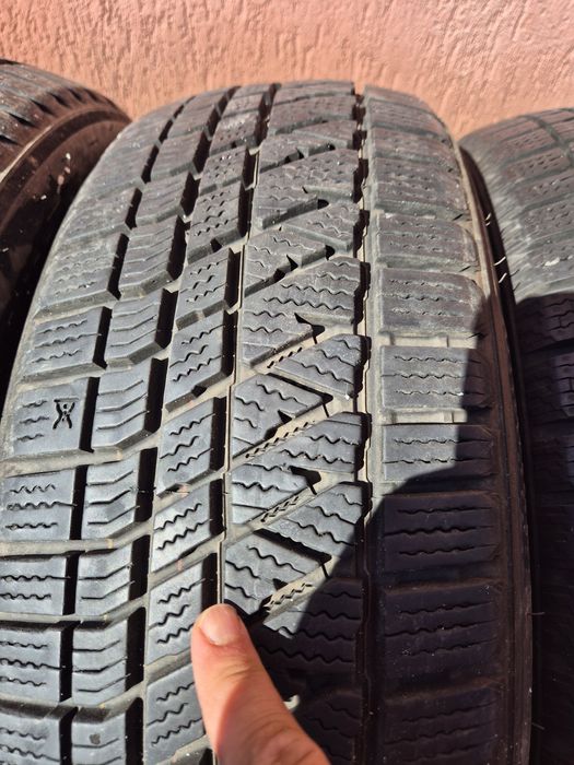 Vand anvelope iarna Kumho Wintercraft SUV 215 65 R17