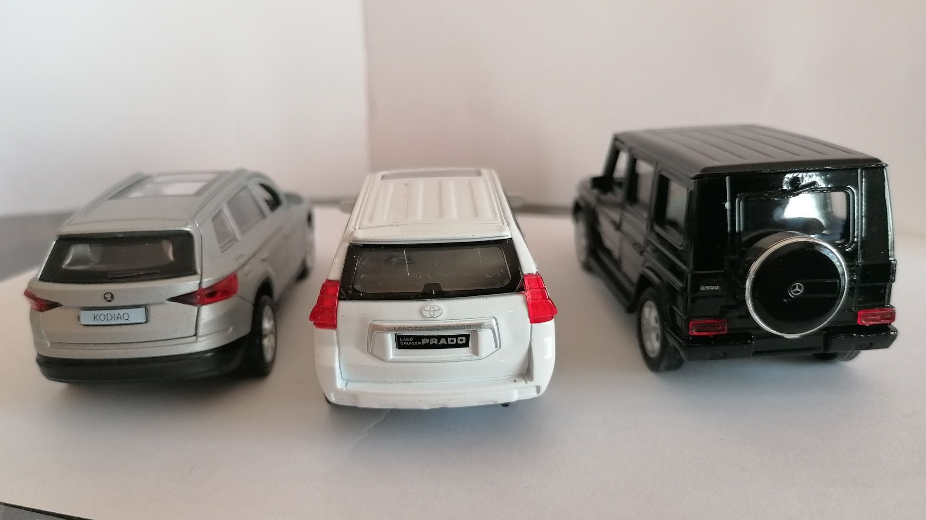 1:32~1:39 Масштаб. Игрушка. Skoda kodiak, Mersedes, Toyota