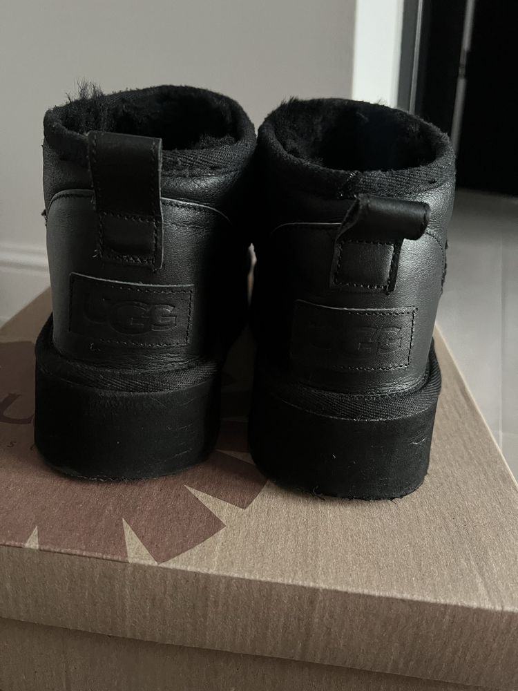 ugg din piele neagra