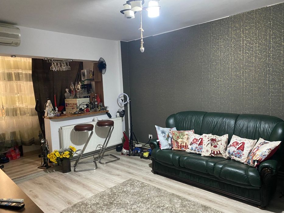 Vând apartament 4 camere Trivale confort 1 decomandat