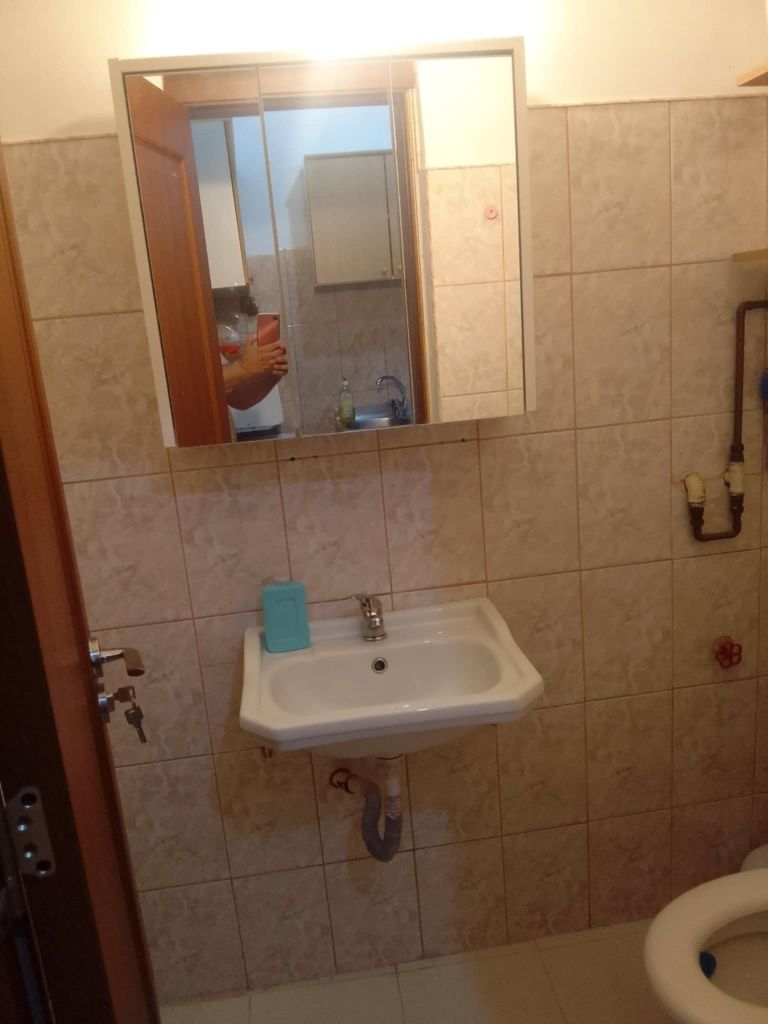 Închiriez garsonieră