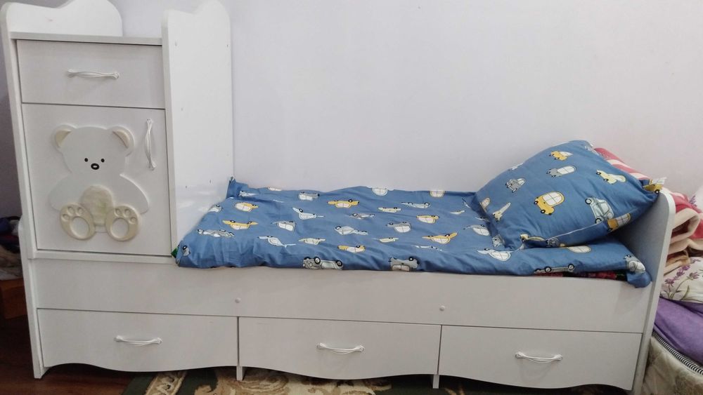 Детская кроватка