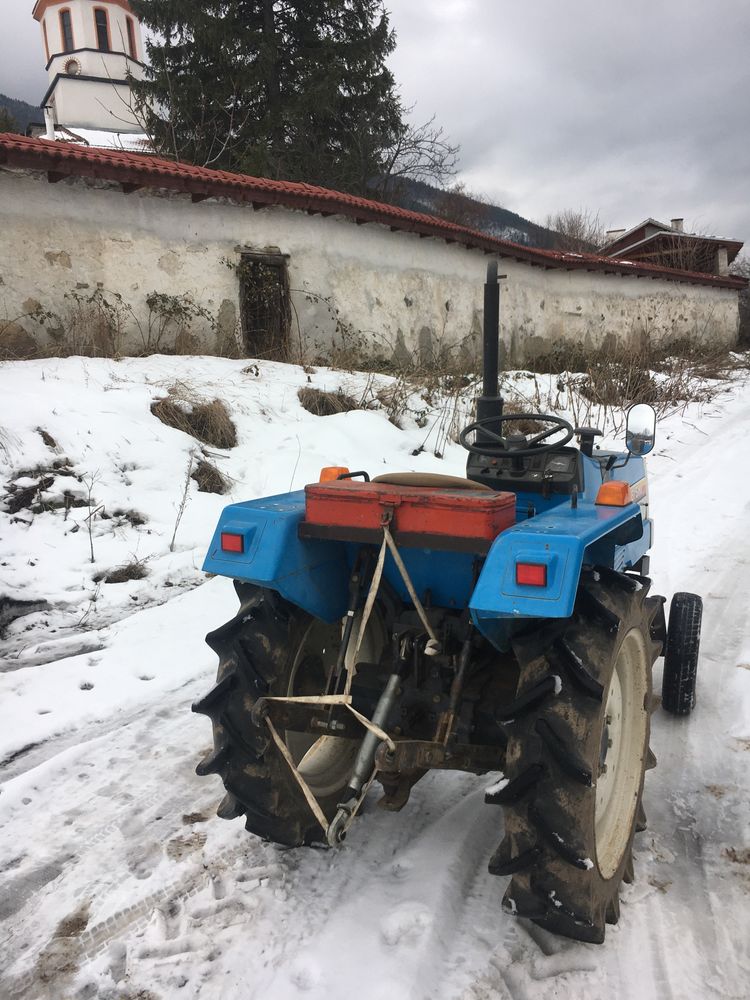 Малогабаритен трактор