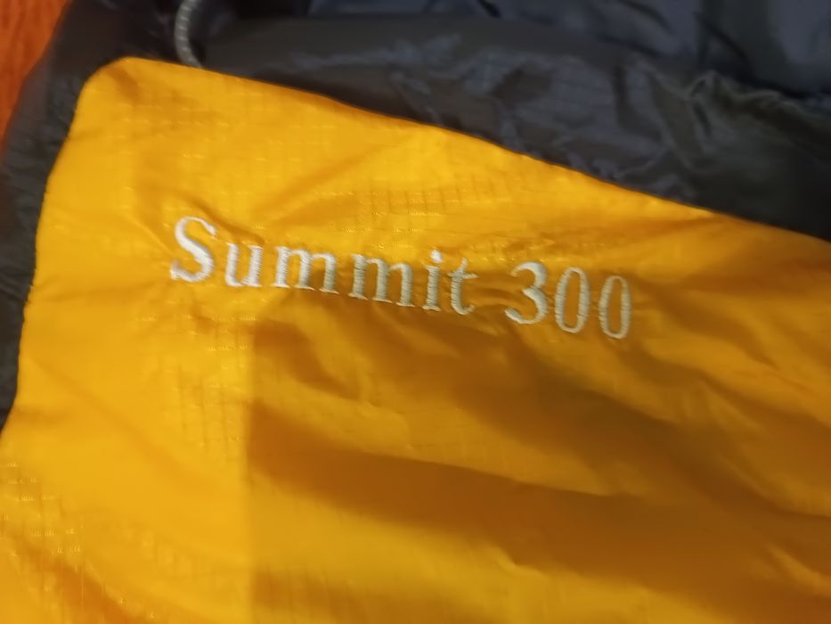 Ултралек спален пухе чувал Rab summit 300