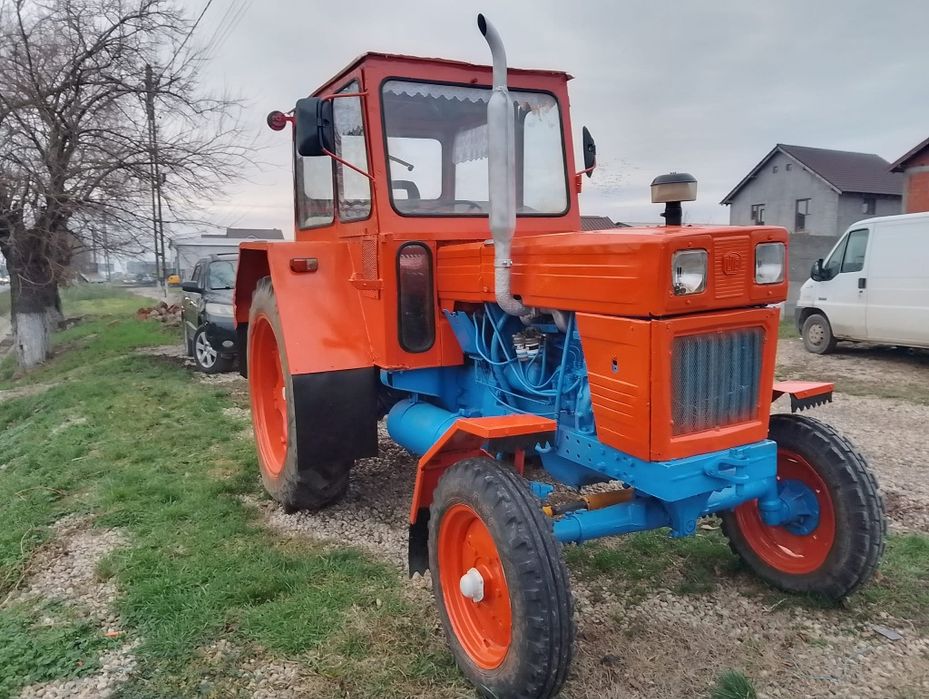 Tractor U650 cu utilaje