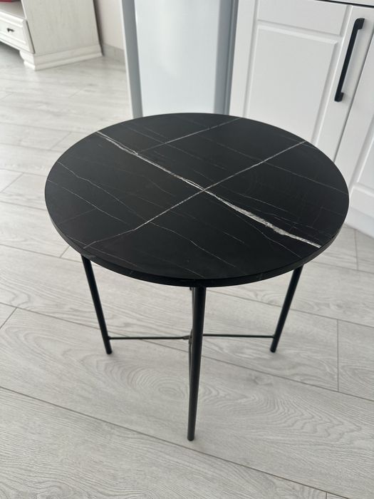 Маса малка, цена 25 лв