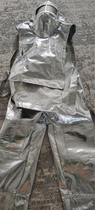 Теплоотражательный костюм для пожарных