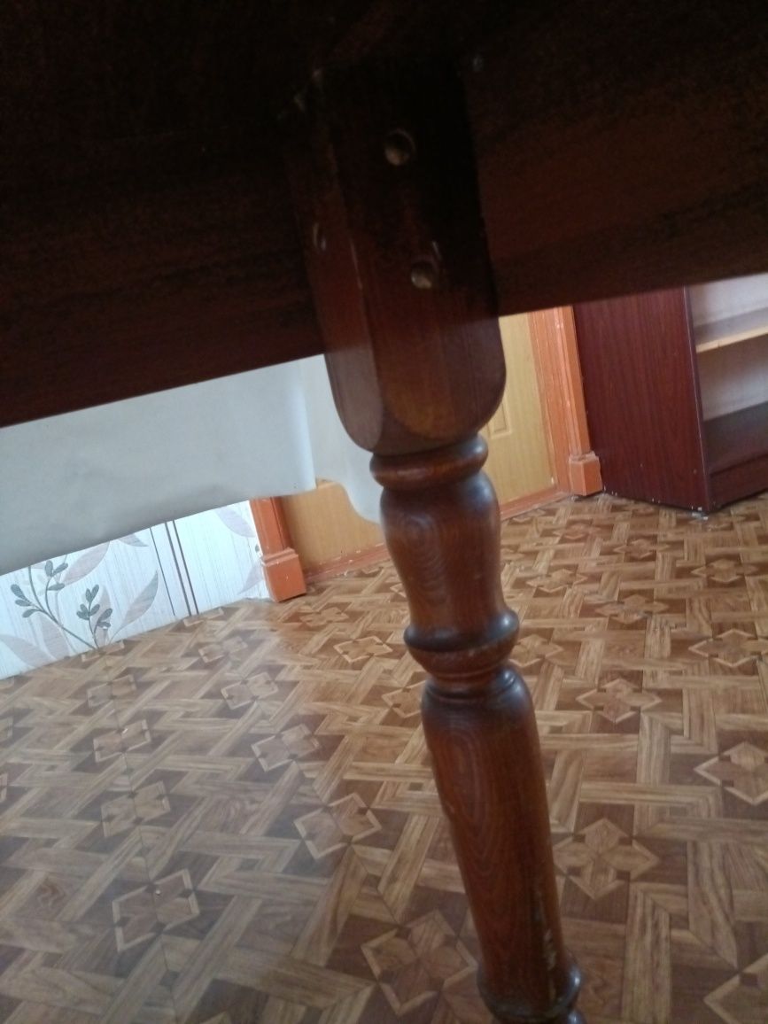 Срочно продается стол