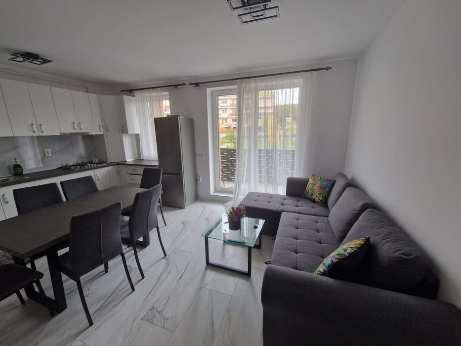 Inchiriez apartament 92mp 3 dormitoare 2 băi 2 terase 2 loc parcare